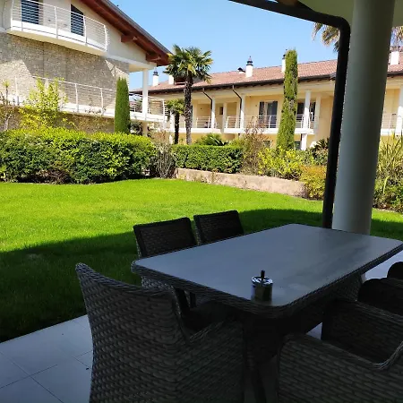 Elena Villa Sirmione